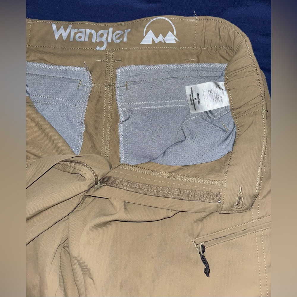 Wrangler Tan Cargo shorts
